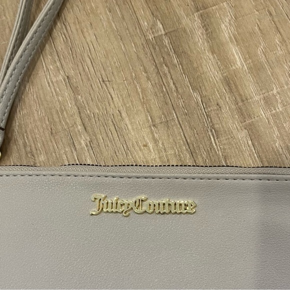 Juicy Couture Silver Wristlet Wallet Zippered Purse NWOT - Picture 6 of 15